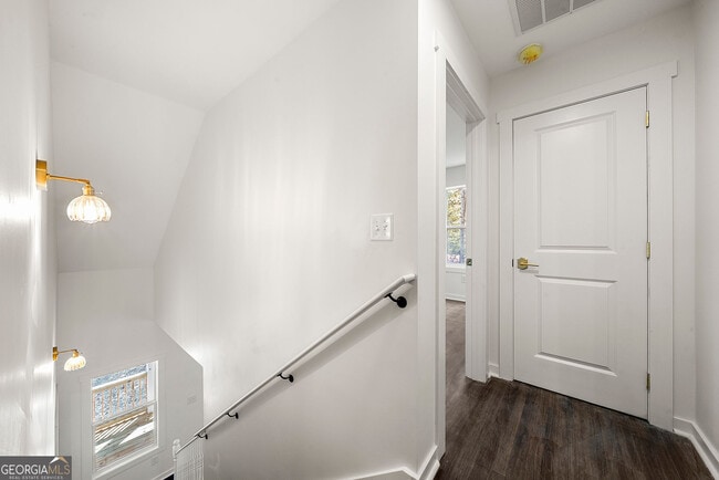 Building Photo - 600 Trump Ct