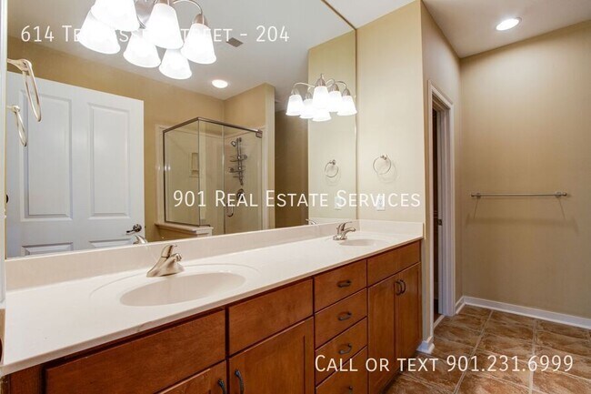 Building Photo - 614 Tennessee St