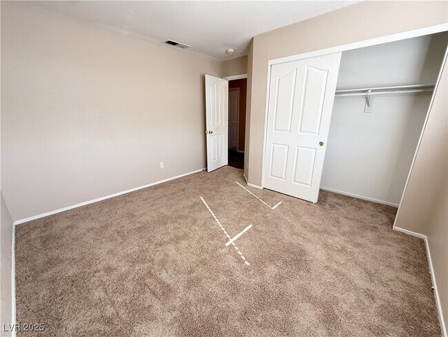 Building Photo - 7761 Locke Haven Dr