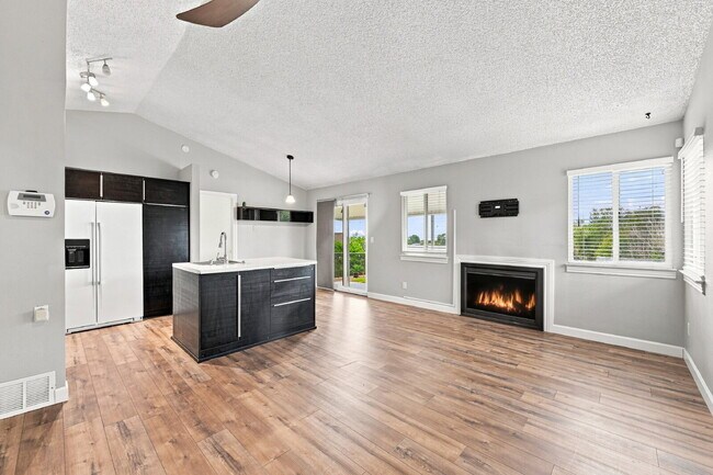 Building Photo - $2,145.95 - 3-bed, 2-bath located in Colorado Springs with a Washer and Dryer.