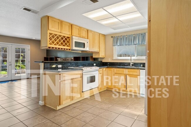 Building Photo - 8224 Longden Cir