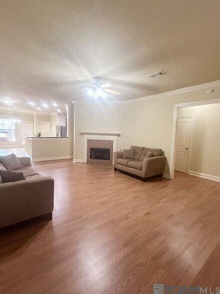Building Photo - 4848 Windsor Village Dr