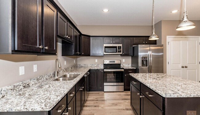 Building Photo - 12 Blue Ridge Rd