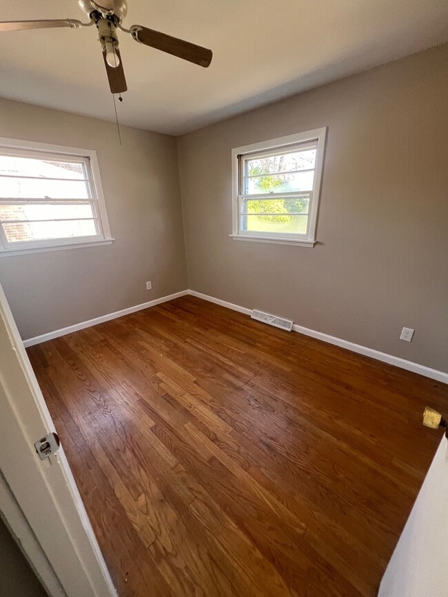 Building Photo - 11117 Florence Ave