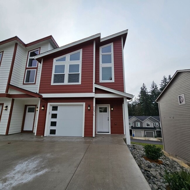 Building Photo - Unit 207-C:  3 Bed, 2.5 Bath Townhome in Kalama