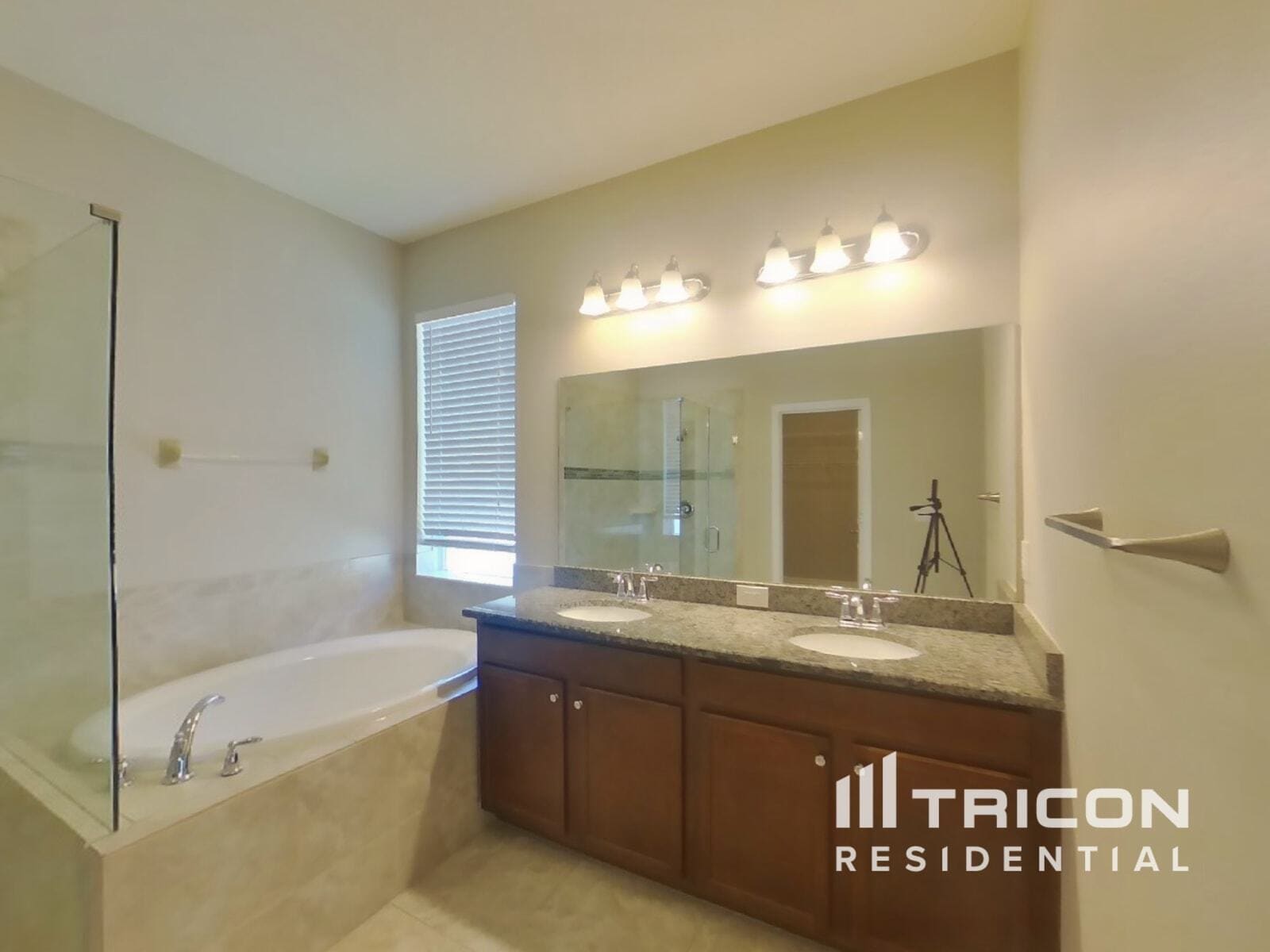Building Photo - 32531 Harmony Oaks Dr