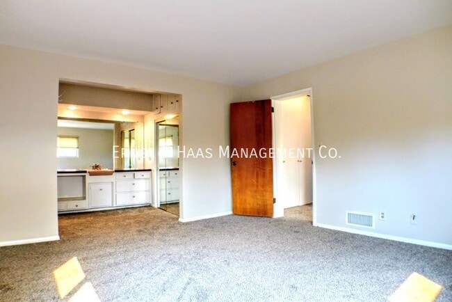 Building Photo - 3700 Weston Pl