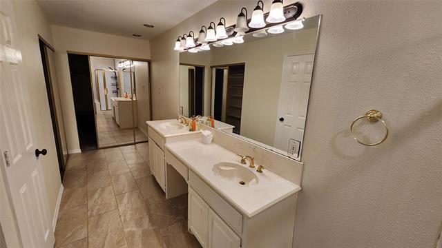 Building Photo - 9439 Blue Jay Way