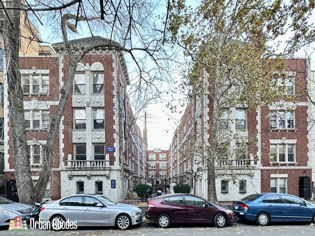 Building Photo - 528 W Surf St