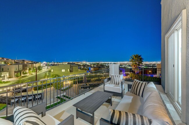 Building Photo - Distinctive Fully Furnished Estate in The Canyons!