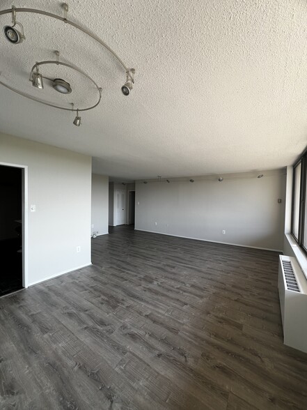 Building Photo - 3705 S George Mason Dr