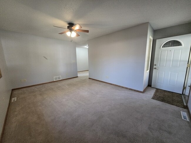 Building Photo - 5038 W Elm Ct