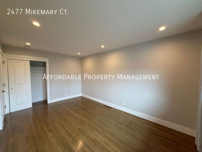 Building Photo - 2477 Mikemary Ct