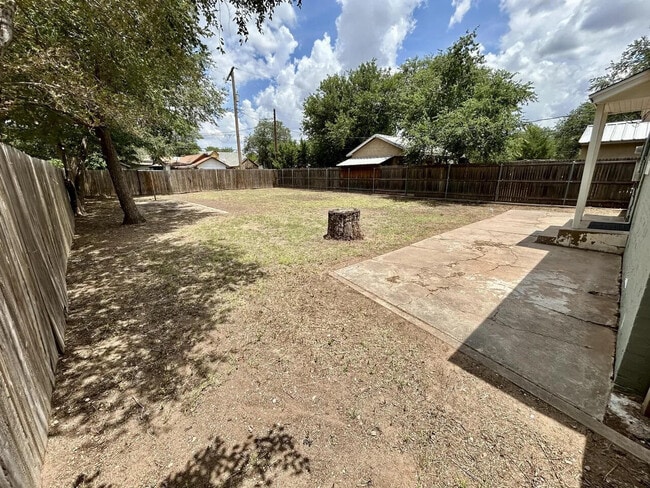 Building Photo - 2214 25th St