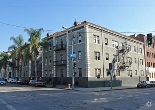 Building Photo - Hollywood Arms Apartments