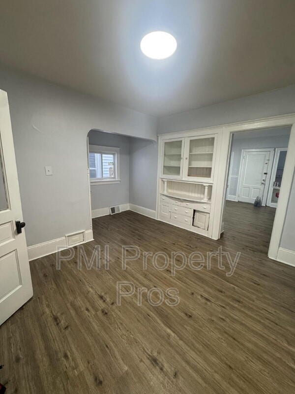 Building Photo - 3373 N Richards St