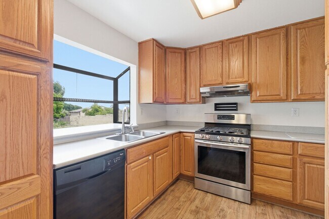 Building Photo - 5923 Burgundy Ave