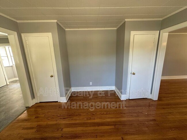 Building Photo - 528 Baldwin Rd