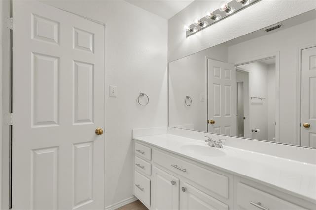 Building Photo - 2081 Ashbourne Dr