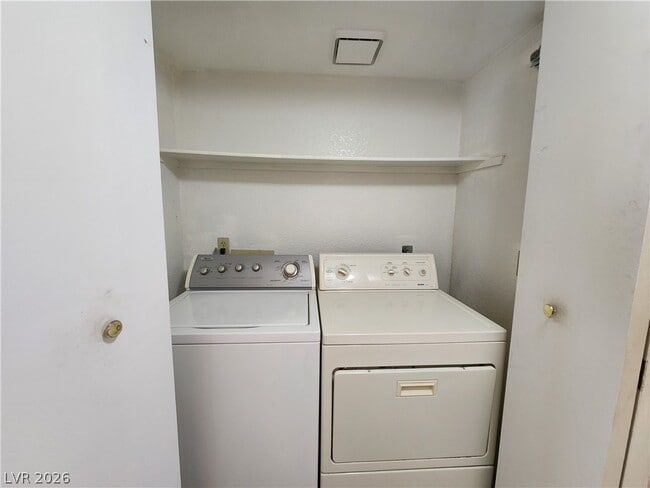 Building Photo - 1412 Oak Rock Dr