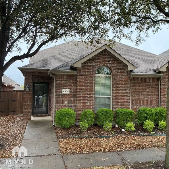 Primary Photo - 4909 6 Gun Ln