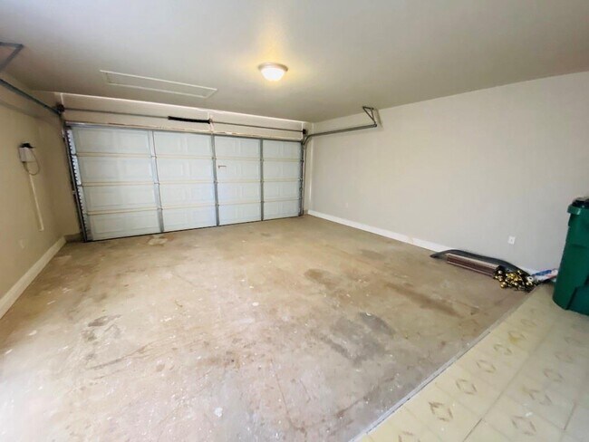 Building Photo - 3304 Kissman Dr