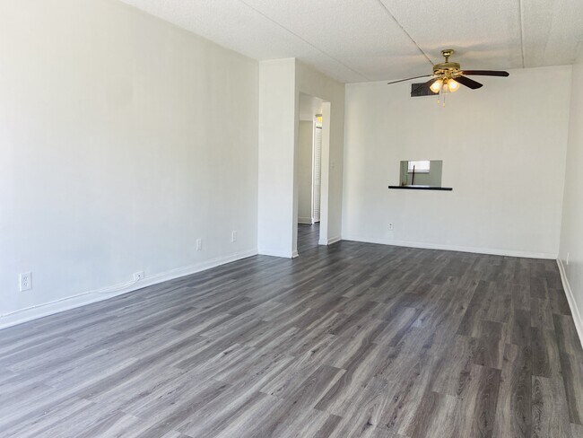 Building Photo - 4500 N Flagler Dr