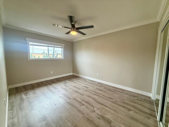 Interior Photo - 424 Emerald Ave