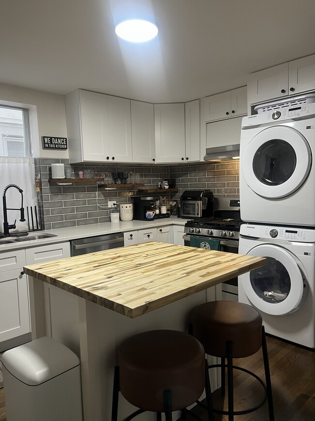 Kitchen - recently updated with island - 3324 W Warner Ave