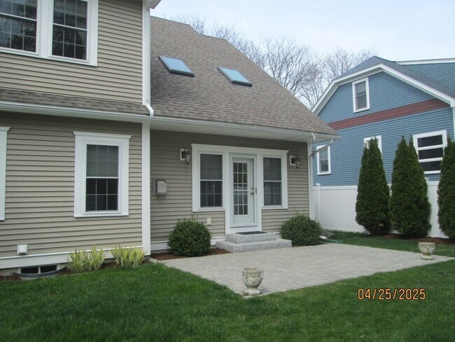 Building Photo - 14 B Park