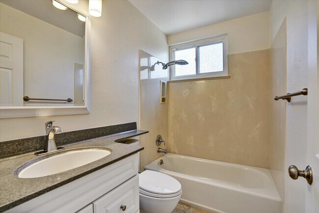 Building Photo - 1966 Westover Dr