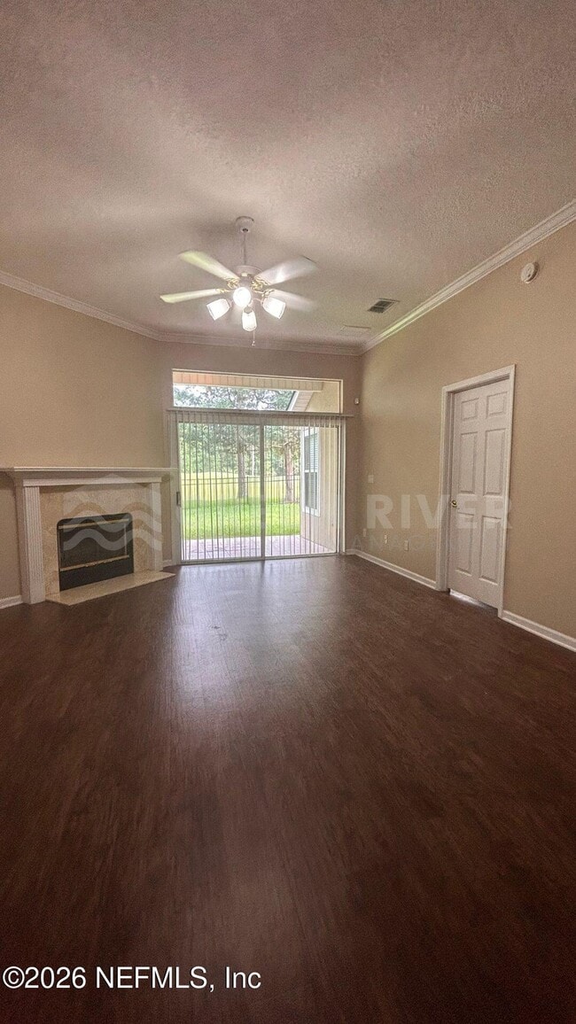 Building Photo - 2522 Willow Creek Dr