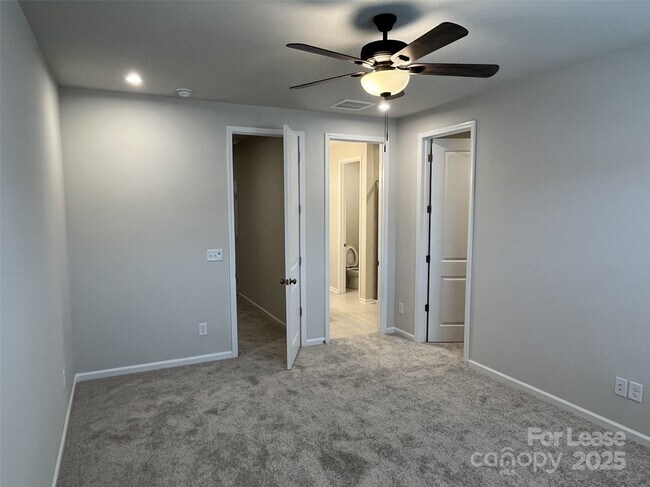 Building Photo - 3159 Hutton Gdns Ln