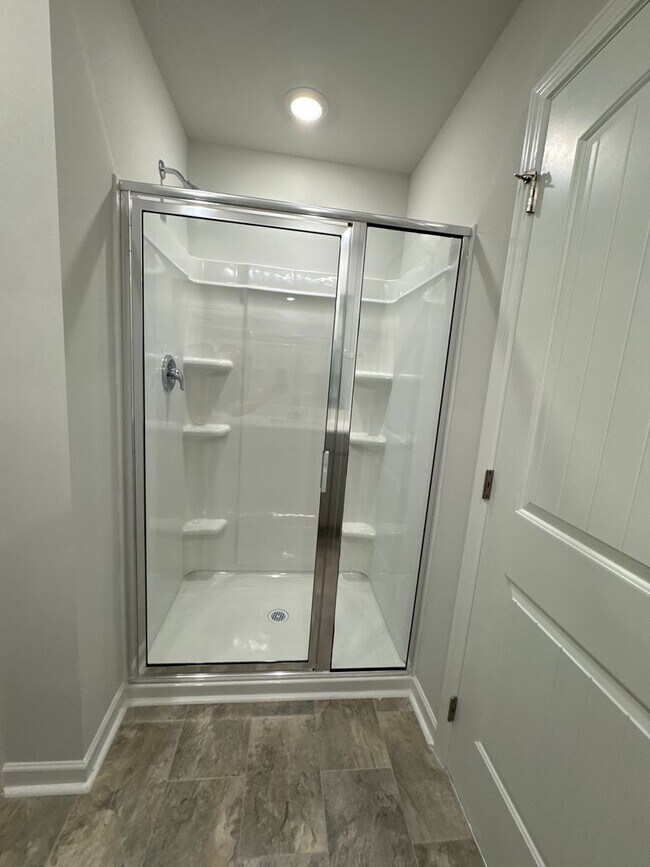Building Photo - $500 Move-In Incentive for May Move-In!