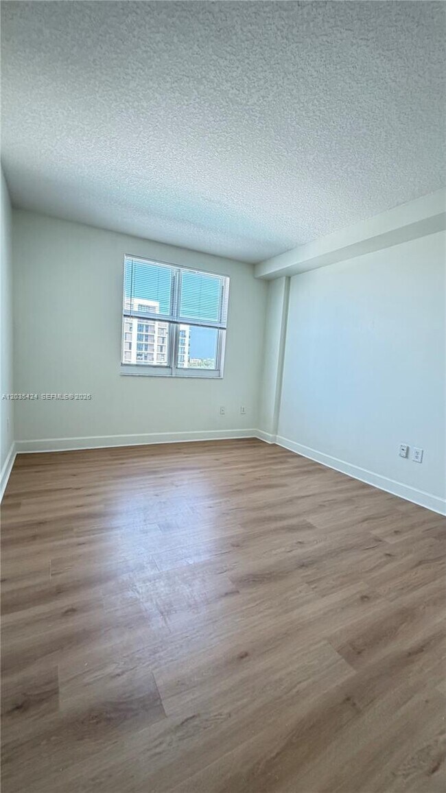 Building Photo - 50 Menores Ave