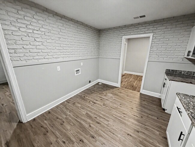 Building Photo - 1473 Oberle Ave