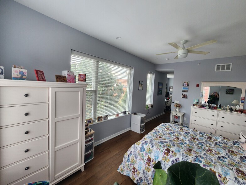 Building Photo - 1500 N American St