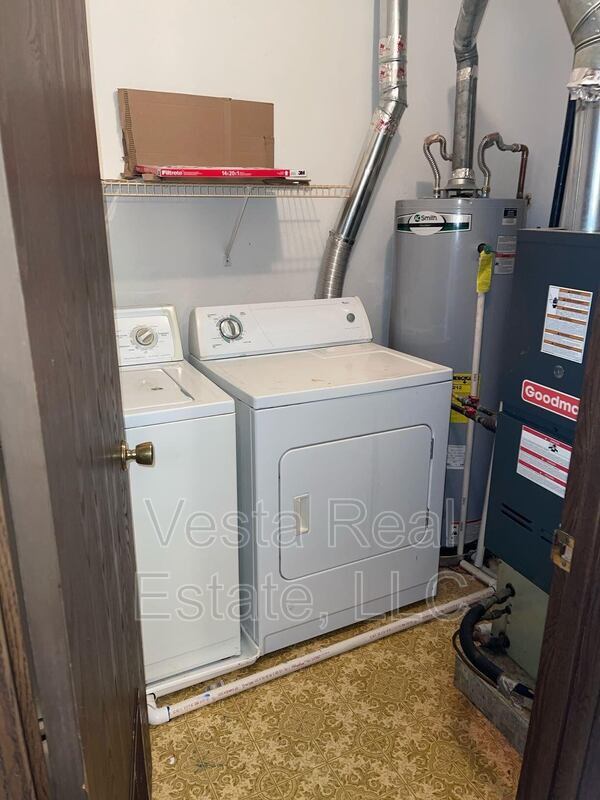 Building Photo - 412 N. Highland