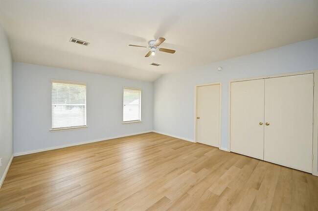Building Photo - 20418 Linden Tree Dr