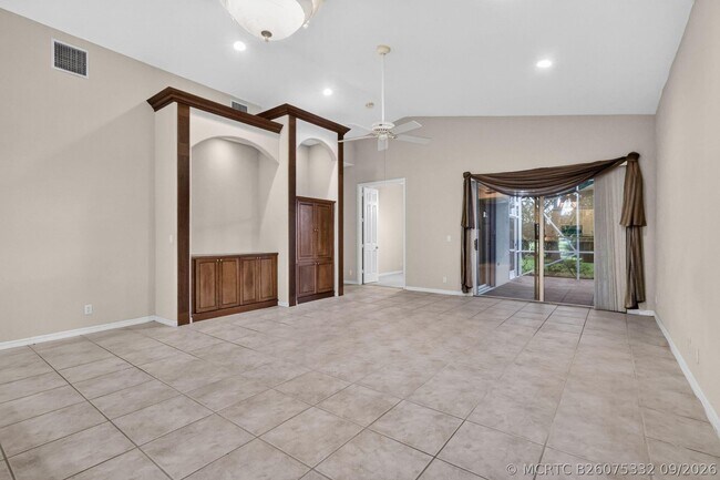 Building Photo - 2426 Sandy Cay