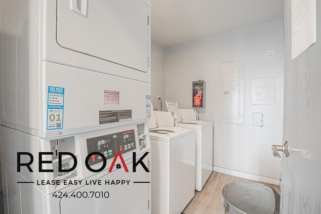 Building Photo - 11817 Victory Blvd