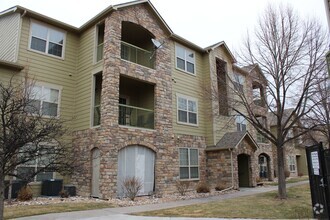 Building Photo - Stunning Two Bedroom Condo