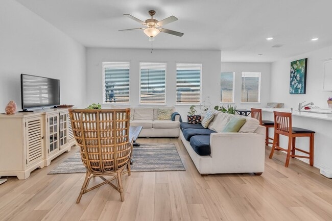 Building Photo - 14789 Mainstay Way