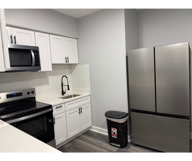 Building Photo - 3718 E Lombard St