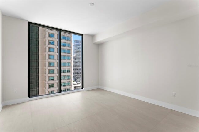 Building Photo - 275 1st Ave S