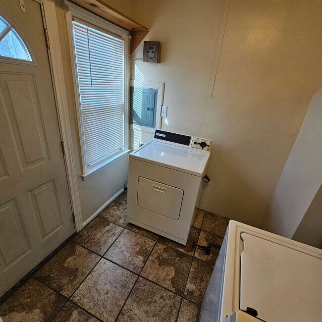 Building Photo - 2 Bedroom, 1 Bath Ranch with Good Sized Living Room, Laundry Room, Hard Wood Flooring, Deck.