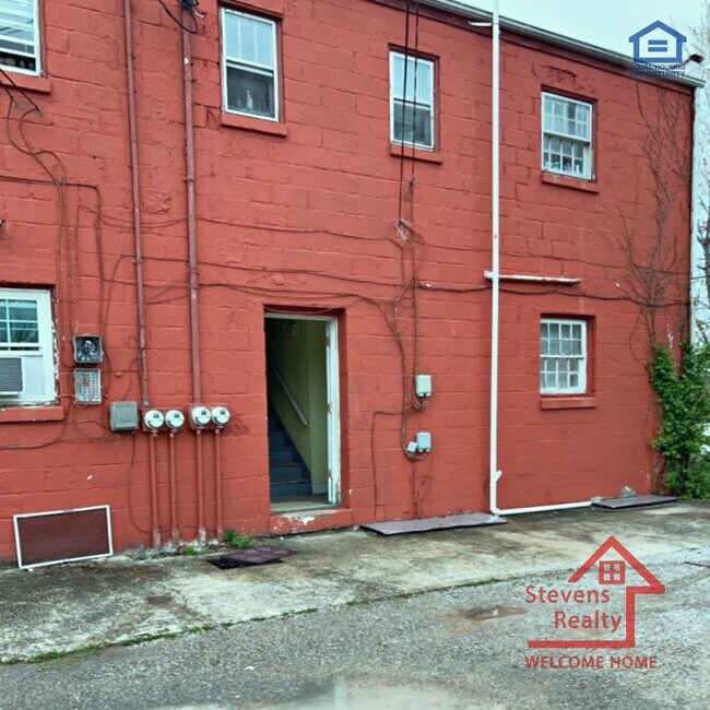 Primary Photo - 414 W Bockman Way