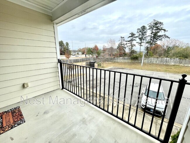 Building Photo - 1922 Harcourt Cir