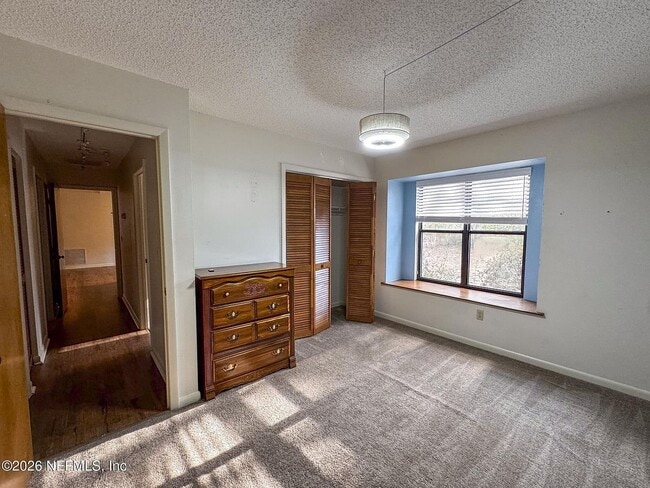 Building Photo - 233 Swan Lake Dr