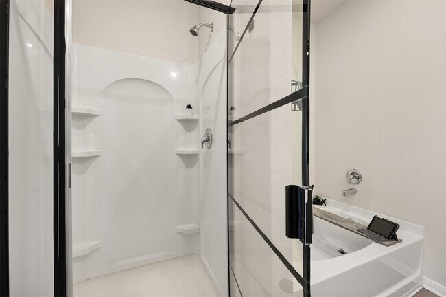 Building Photo - 14209 Freeboard Dr